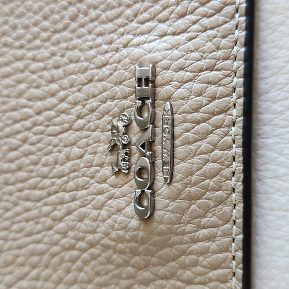 NWT Coach Sandy Beige Color Block Slim Tri-fold Leather Wallet 🤎🎁♥️ - Picture 6 of 16